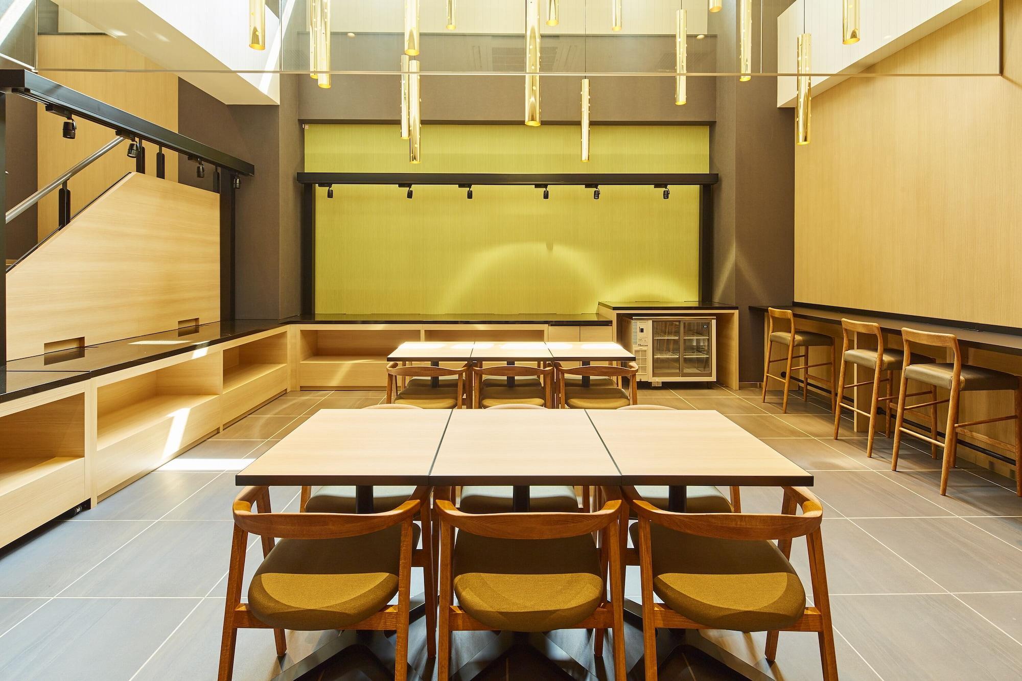 โรงแรมมันเดย์ คาราซูมานิโจะ โรงแรม เกียวโต
