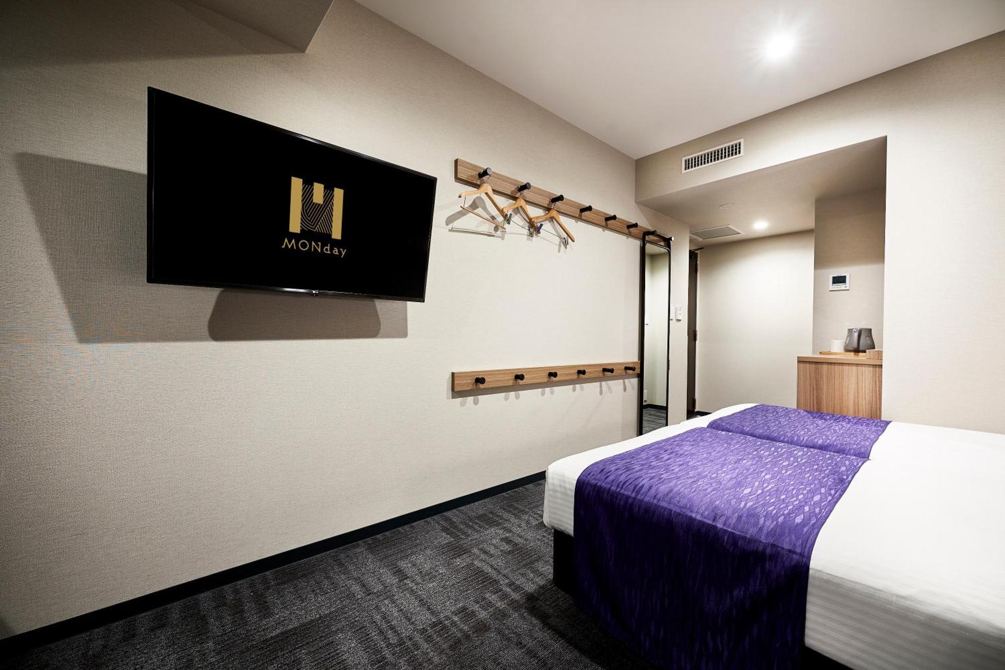 โรงแรมมันเดย์ คาราซูมานิโจะ 3*